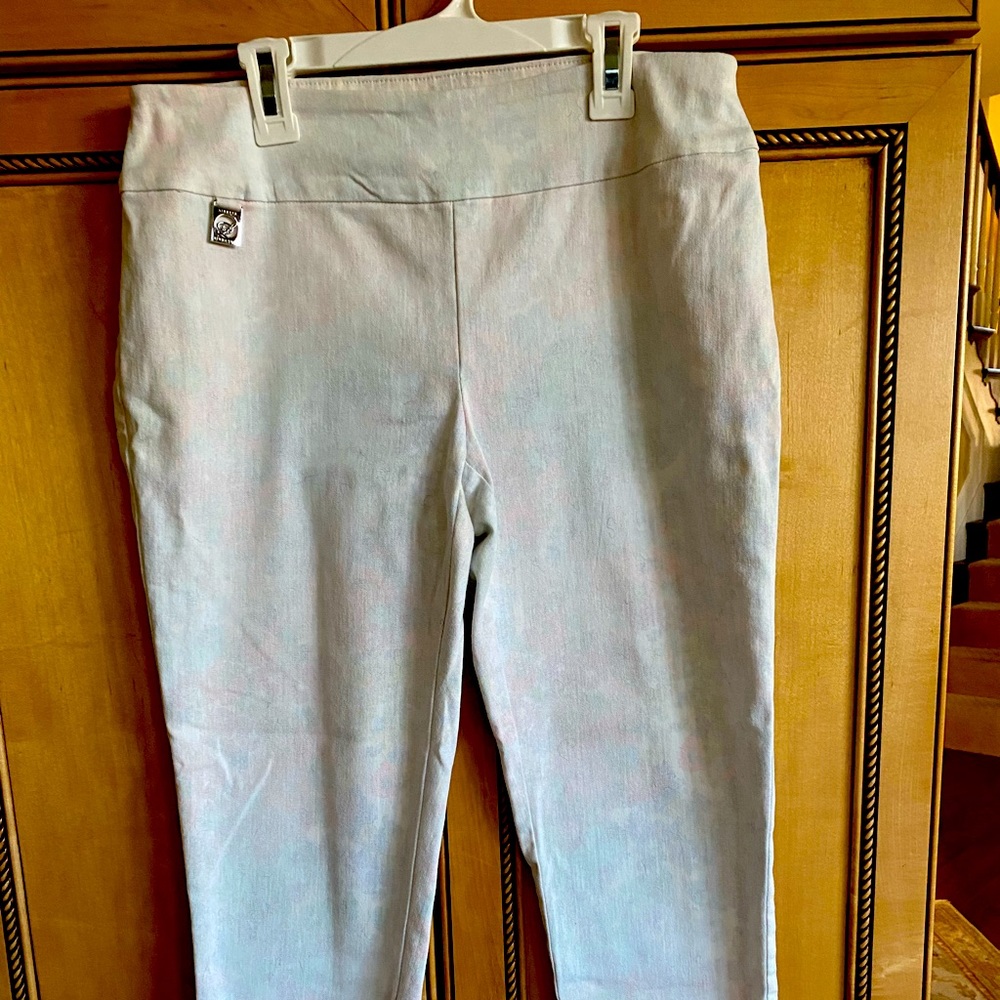 Lisette signature stretch capris